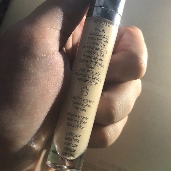 URBAN DECAY NAKED SKIN CONCEALER // LIGHT WARM - Picture 3 of 4